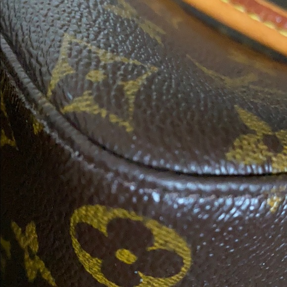 ***SOLD***Louis Vuitton Large Looping Bag - Picture 4 of 16